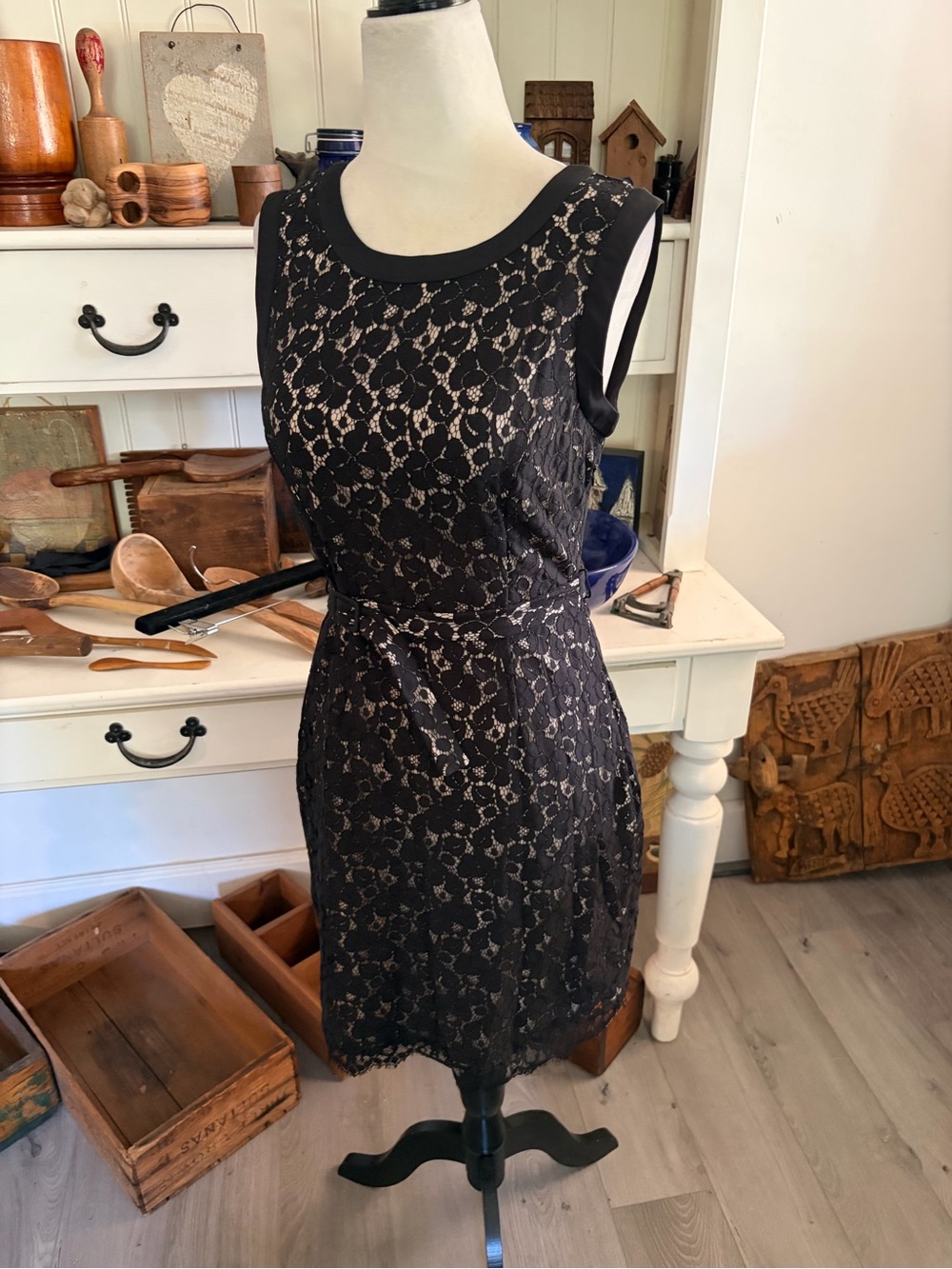 Jacob Black Lace Sleeveless Sheath Dress